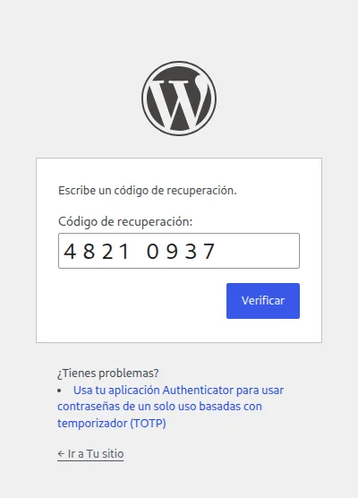 Pantalla de acceso de WordPress que pide un código de recuperación